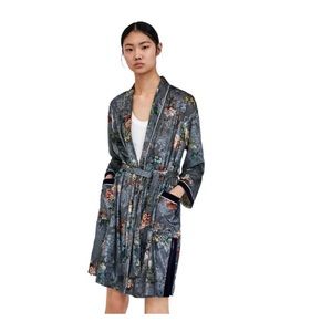 NWT🥼 Zara Velvet floral kimono Robe SZ-M